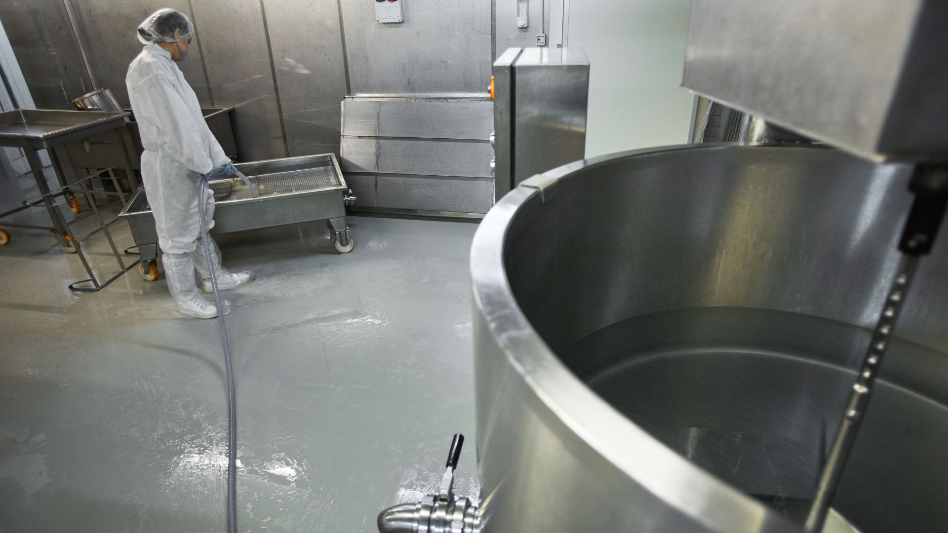 technological advances in cleaning and verifying food transport tanks body